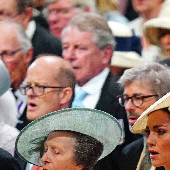 La princesse Anne d'Angleterre, Catherine Kate Middleton, duchesse de Cambridge, le prince William, duc de Cambridge - Les membres de la famille royale et les invités lors de la messe célébrée à la cathédrale Saint-Paul de Londres. Londres, le 3 juin 2022.