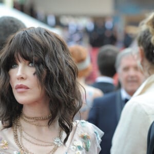 Isabelle Adjani - Montée des marches du film "Everybody Knows" lors de la cérémonie d'ouverture du 71ème Festival International du Film de Cannes, France, le 8 mai 2018. 