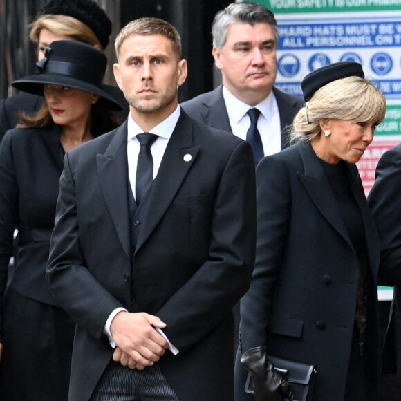 Le président Emmanuel Macron et sa femme Brigitte - Arrivées au service funéraire à l'Abbaye de Westminster pour les funérailles d'Etat de la reine Elizabeth II d'Angleterre le 19 septembre 2022.
