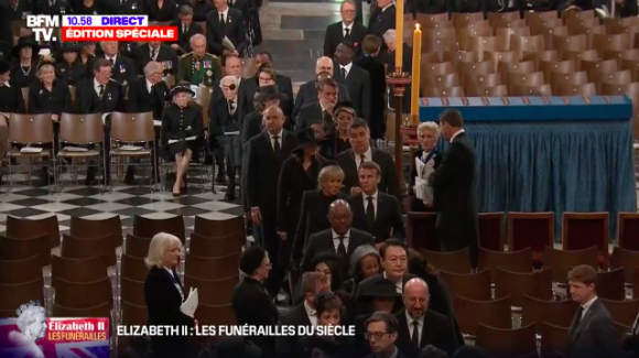 Emmanuel et Brigitte Macron sont arrivées en l'abbaye de Westminster à Londres pour les obsèques nationales d'Elizabeth II ce 19 septembre 2022