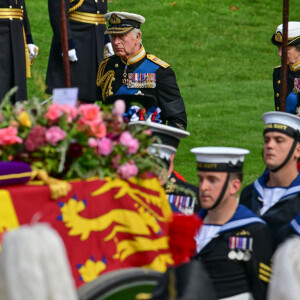 Le roi Charles III d'Angleterre - Procession du cercueil de la reine Elizabeth II d'Angleterre de l'Abbaye de Westminster à Wellington Arch à Hyde Park Corner