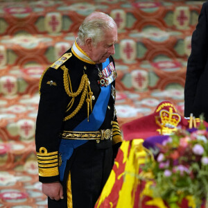 Le roi Charles III d'Angleterre - Cérémonie funèbre en la Chapelle Saint-Georges pour les funérailles d'Etat de la reine Elizabeth II d'Angleterre à Windsor, Royaume Uni, le 19 septembre 2022. © Joe Giddens/PA/Bestimage