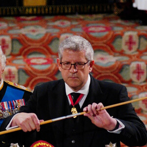 Le roi Charles III d'Angleterre - Cérémonie funèbre en La Chapelle Saint-Georges en présence des 15 Premiers ministres des royaumes qui ont exercé pendant les 70 ans de règne de la reine Elizabeth II d'Angleterre. Le cercueil sera descendu dans la crypte royale de la Chapelle Saint-Georges où elle reposera au côté de son époux le prince Philip, décédé le 9 avril 2021. Une cérémonie privée d'inhumation se tiendra au Mémorial du roi George VI. Windsor, le 19 septembre 2022. © Ben Birchall / Bestimage