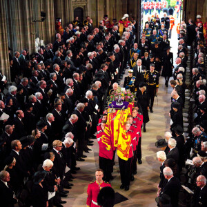 Cérémonie funèbre en La Chapelle Saint-Georges en présence des 15 Premiers ministres des royaumes qui ont exercé pendant les 70 ans de règne de la reine Elizabeth II d'Angleterre. Le cercueil sera descendu dans la crypte royale de la Chapelle Saint-Georges où elle reposera au côté de son époux le prince Philip, décédé le 9 avril 2021. Une cérémonie privée d'inhumation se tiendra au Mémorial du roi George VI. Windsor, le 19 septembre 2022. © Ben Birchall / Bestimage