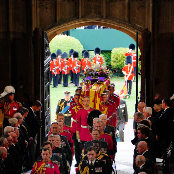 Cérémonie funèbre en La Chapelle Saint-Georges en présence des 15 Premiers ministres des royaumes qui ont exercé pendant les 70 ans de règne de la reine Elizabeth II d'Angleterre. Le cercueil sera descendu dans la crypte royale de la Chapelle Saint-Georges où elle reposera au côté de son époux le prince Philip, décédé le 9 avril 2021. Une cérémonie privée d'inhumation se tiendra au Mémorial du roi George VI. Windsor, le 19 septembre 2022. © Ben Birchall / Bestimage