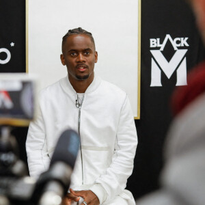 Black M en dédicace au magasin Célio Champs-Elysées à Paris, France. Le 30 avril 2022. © Christophe Clovis / Bestimage