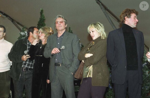 Alain Delon au Noël des animaux de la fondation Bardot, le 17 décembre 2001 !