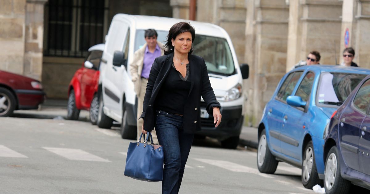 La journaliste Anne Sinclair va voter à Paris. Le 10 juin 2021