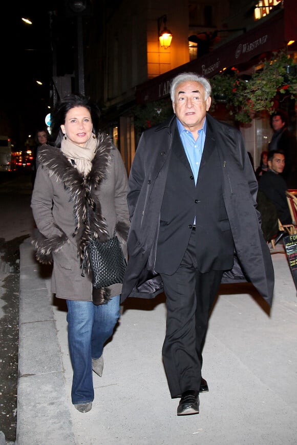 Dominique Strauss-Kahn et Anne Sinclair vont dîner pour leur 20e anniversaire de mariage. Paris.