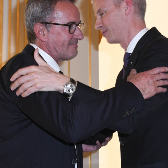 Christophe Dechavanne reçoit le grade d'Officier des Arts et des Lettres au Ministère de la Culture à Paris le 15 mai 2019. © Coadic Guirec / Bestimage.