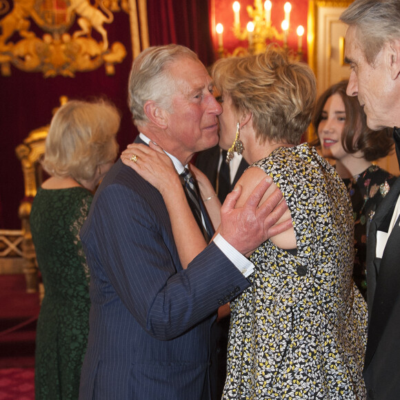 Emma Thompson et Jeremy Irons avec le prince Charles de Galles à la réception des britanniques oscarisés. Londres, le 4 mai 2016.