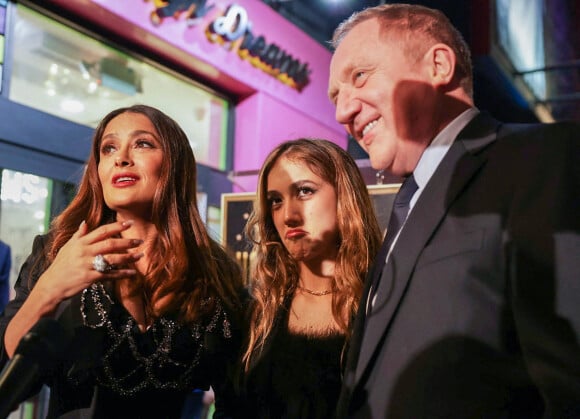Salma Hayek avec sa fille Valentina et son mari François-Henri Pinault : des parents très fiers de leur fille qui a désormais 15 ans !