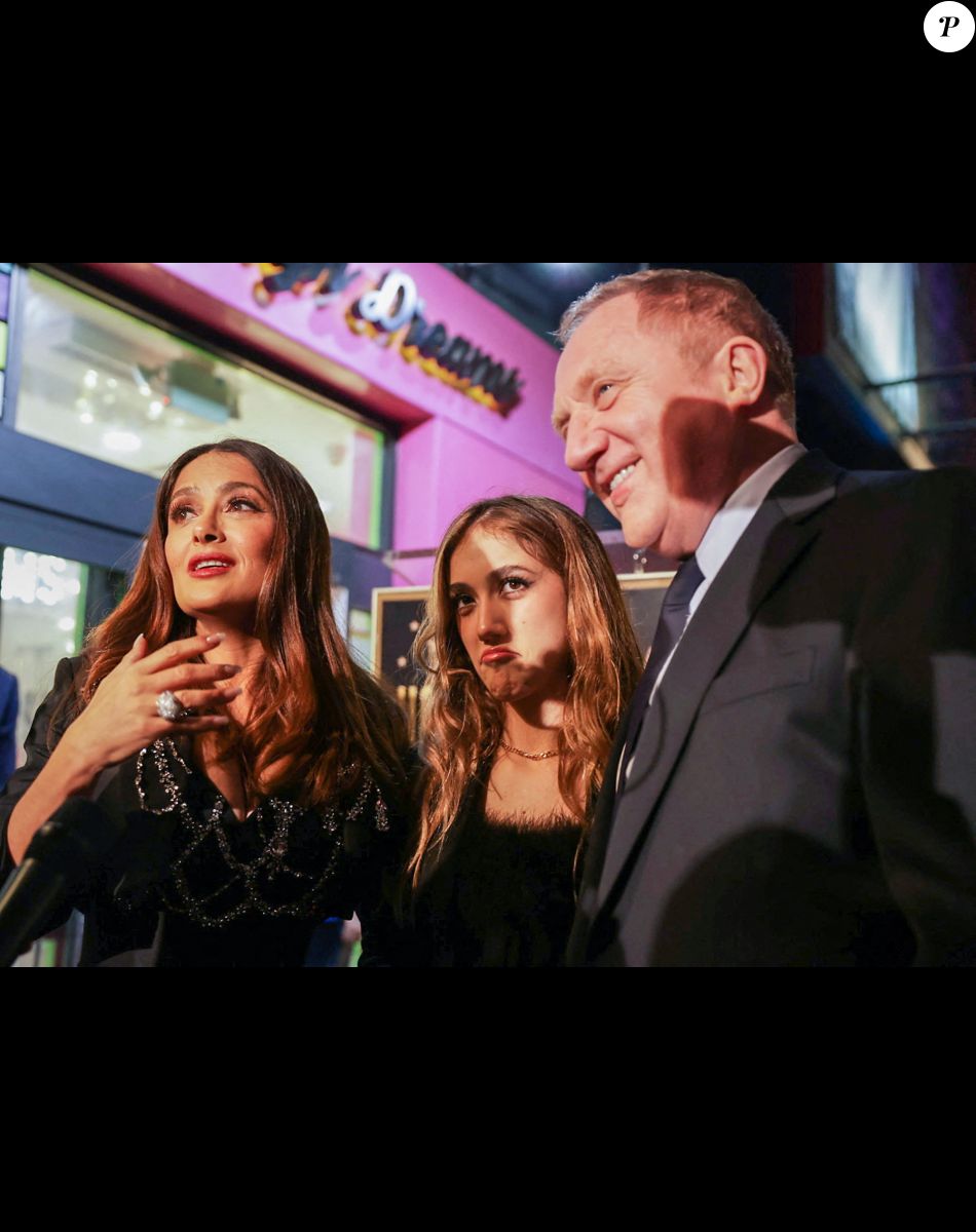 Salma Hayek avec sa fille Valentina et son mari François-Henri Pinault : des parents très fiers de leur fille qui a désormais 15 ans !