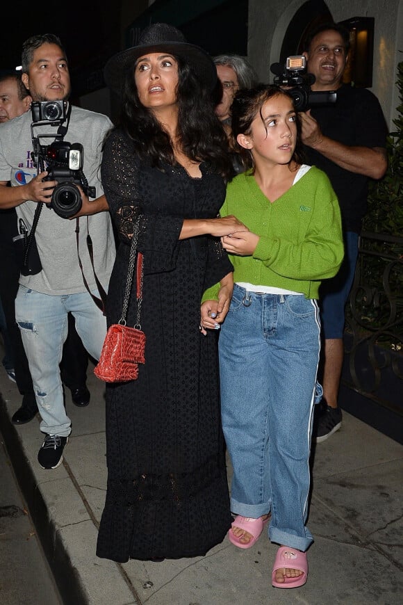 Salma Hayek est allée dîner avec sa fille Valentina Pinault et son mari François-Henri Pinault au restaurant Madeo à Beverly Hills, le 14 août 2018