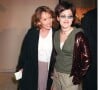 Chantal Lauby et sa fille Jennifer Ayache lors de l'avant-première du film Le Derrière à Paris en 1999