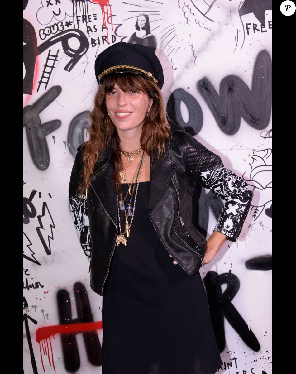 Lou Doillon - Personnalités à la soirée de présentation de la nouvelle plateforme de marque "Génération IKKS" et de la première capsule iconique "La Leather Story" sur les toits de la capitale, rue d'Abbeville, à Paris. Le 8 septembre 2021 © Rachid Bellak / Bestimage