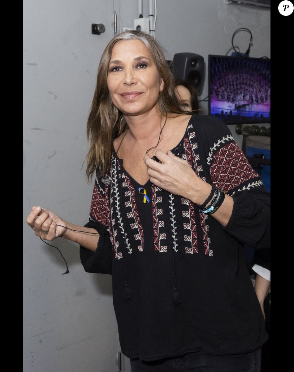 Zazie - Backstage de l'émission spéciale "Unis pour l'Ukraine" à la Maison de la Radio et de la Musique, diffusée en direct sur France 2 et présentée par Nagui et Leïla.Kaddour à Paris le 8 mars 2022. © Cyril Moreau / Jack Tribeca / Bestimage