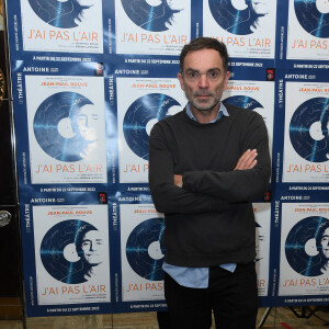 Exclusif - Yann Moix - Personnalités à la première du spectacle de Jean-Paul Rouve "J'ai pas l'air" au Théâtre Antoine à Paris. Le 22 septembre 2022 © G.Gorassini-B.Rindoff Petroff / Bestimage 