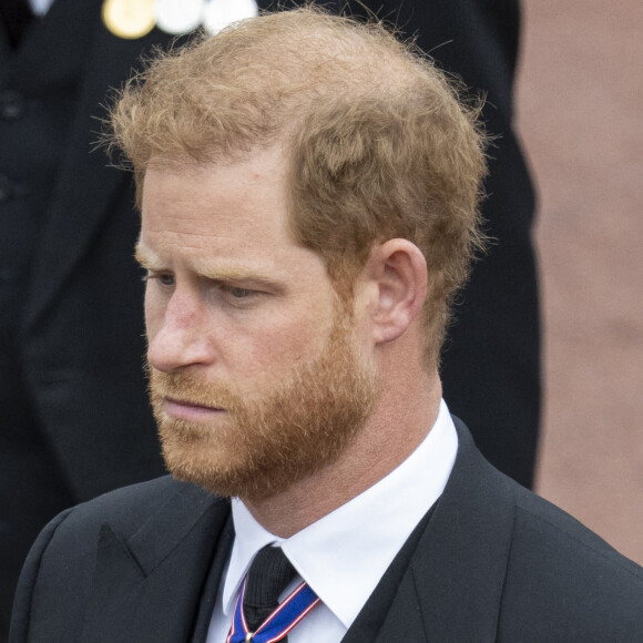 Le prince Harry, duc de Sussex - Procession pédestre des membres de la famille royale depuis la grande cour du château de Windsor (le Quadrangle) jusqu'à la Chapelle Saint-Georges, où se tiendra la cérémonie funèbre des funérailles d'Etat de reine Elizabeth II d'Angleterre. Windsor.