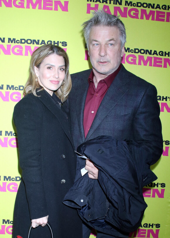 Hilaria Baldwin et son mari Alec Baldwin - Première de la pièce de théâtre "Hangmen" au Golden Theatre à New York. Le 21 avril 2022.