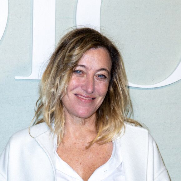 Valeria Bruni-Tedeschi - Photocall du défilé Dior Collection Femme Prêt-à-porter Printemps/Eté 2023 lors de la Fashion Week de Paris, France, le 27 septembre 2022. © Olivier Borde/Bestimage 