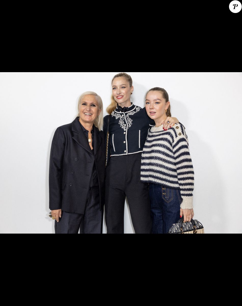 Designer Maria Grazia Chiuri, Beatrice Borromeo et la princesse Alexandra de Hanovre - Greeting du défilé Dior Collection Femme Prêt-à-porter Printemps/Eté 2023 lors de la Fashion Week de Paris, France, le 27 septembre 2022. © Olivier Borde/Bestimage