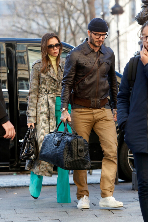Victoria Beckham et son mari David ont quitté leur hôtel à Paris, pour se rendre à la Gare du Nord pour prendre l'Eurostar. Le 18 janvier 2020 