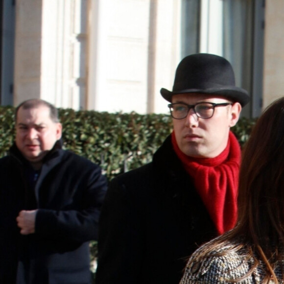 Victoria Beckham et son mari David ont quitté leur hôtel à Paris, pour se rendre à la Gare du Nord pour prendre l'Eurostar. Le 18 janvier 2020 