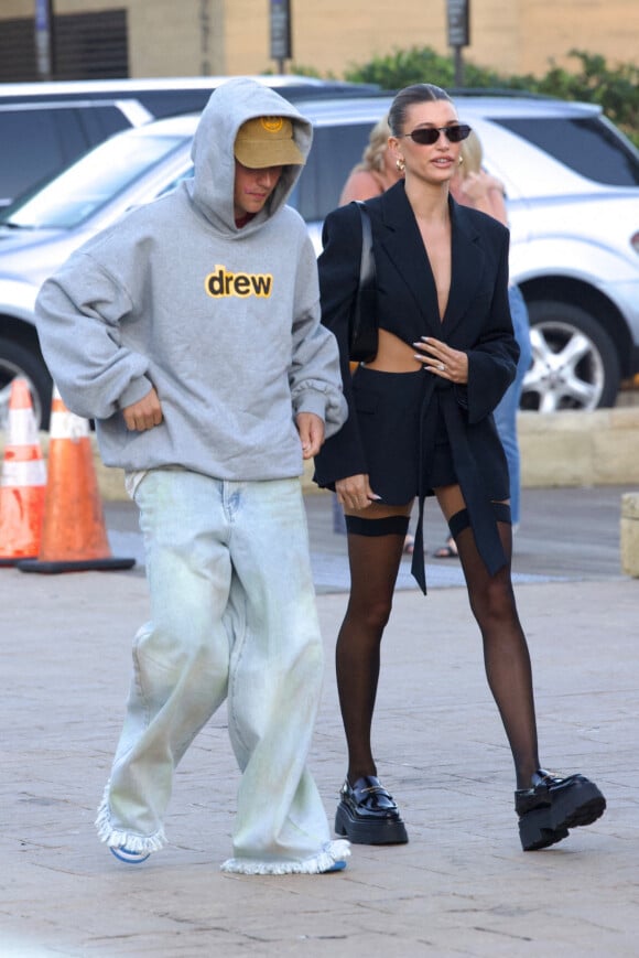 Justin Bieber et sa femme Hailey (Baldwin) arrivent à la soirée de K.Jenner. 