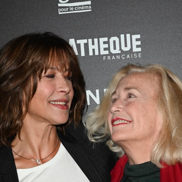 Sophie Marceau et Brigitte Fossey au photocall de l'avant-première du film "Une femme de notre temps" à la cinémathèque française à Paris, France, le 29 septembre 2022. © Coadic Guirec/Bestimage