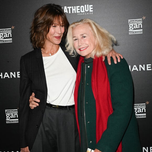 Sophie Marceau et Brigitte Fossey au photocall de l'avant-première du film "Une femme de notre temps" à la cinémathèque française à Paris, France, le 29 septembre 2022. © Coadic Guirec/Bestimage