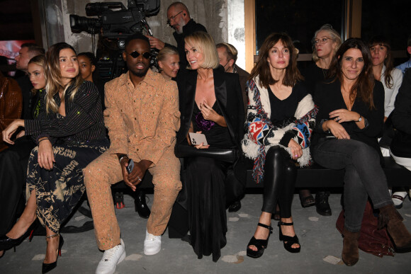 Dadju et Laeticia Hallyday, Anne Parillaud - Front Row - Défilé Messika haute joaillerie 2022 collection " Beyond The Light " lors de la fashion week PAP femme printemps / été 2023 le 29 septembre 2022 © Agence Bestimage 