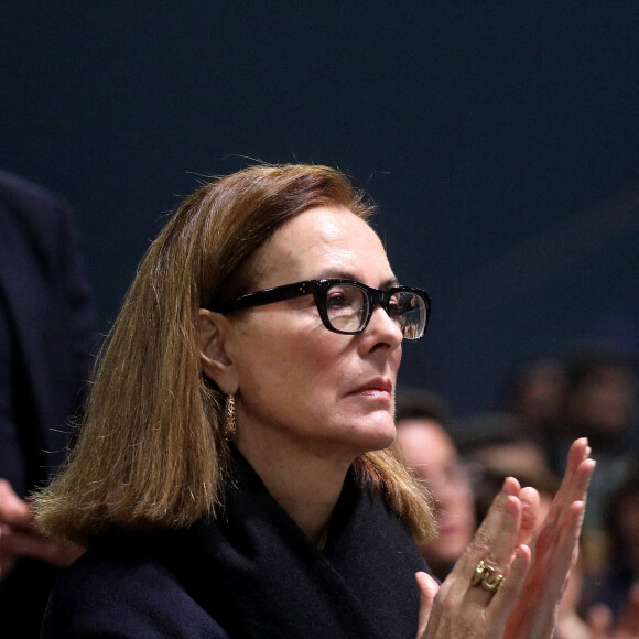 Carole Bouquet - Le président de la République française et candidat du parti centriste La République en marche (LREM) à la réélection, a effectué son premier grand meeting de campagne au Paris le Défense Arena à Nanterre le 2 Avril 2022 © Dominique Jacovides/Bestimage 