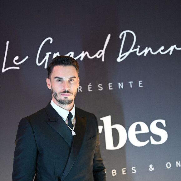 Baptiste Giabiconi - Soirée du Grand Dîner "Trophée Forbes" au Four Seasons Hôtel George V Paris le 30 septembre 2022. © Coadic Guirec - Rachid Bellak / Bestimage 