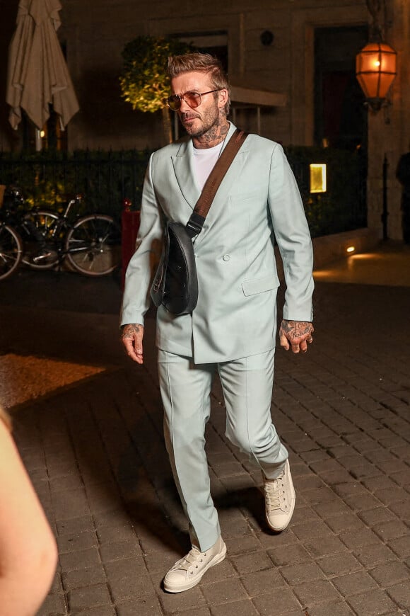 David Beckham - La famille Beckham quitte l'hôtel La Réserve pour l'after party du défilé Victoria Beckham lors de la Fashion Week de Paris (PFW), France, le 30 septembre 2022. 