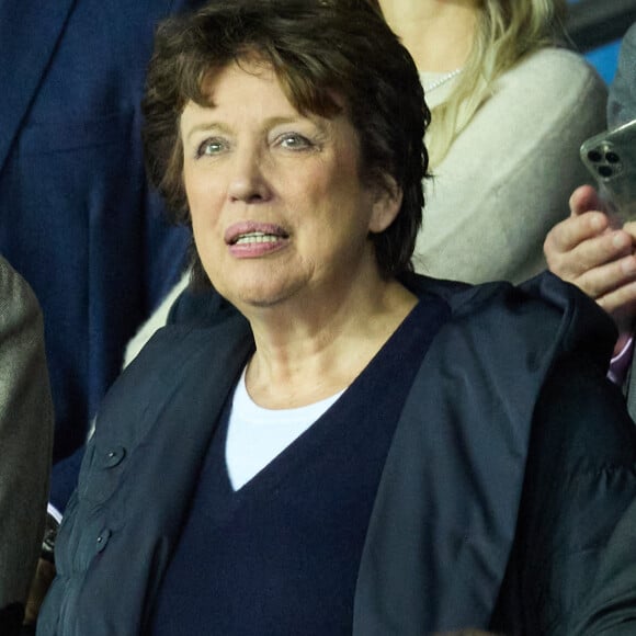 Roselyne Bachelot - People au match de football en ligue 1 Uber Eats : PSG vs Nice (2-1) au Parc des Princes à Paris le 1er octobre 2022.