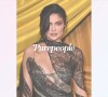 Kylie Jenner : Robe en dentelle, lingerie apparente et mitaines... elle ose un incroyable look !