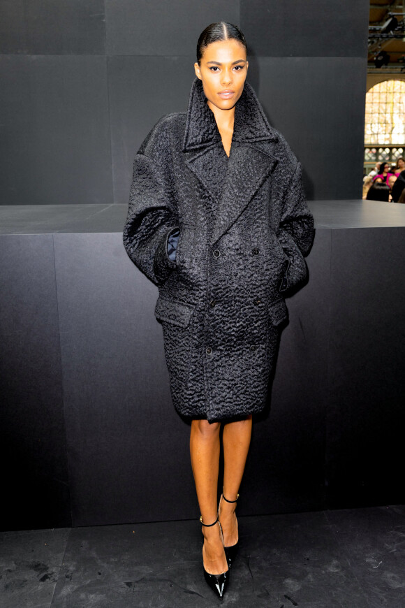 Tina Kunakey - Photocall du défilé Valentino Collection Femme Prêt-à-porter Printemps/Eté 2023 lors de la Fashion Week de Paris (PFW), France, le 2 octobre 2022.