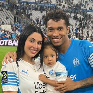 Coralie Porrovecchio, ex-candidate de télé-réalité en couple avec le footballeur Boubacar Kamara et maman de deux adorables petits garçons.