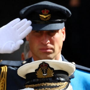 Le roi Charles III d'Angleterre et le prince William, prince de Galles arrivent à l'Abbaye de Westminster pour les funérailles d'Etat de la reine Elizabeth II à Londres, Royaume Uni, le 19 septembre 2022. 