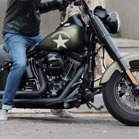 Exclusif - Le prince Emmanuel Philibert de Savoie est parti travailler dans son restaurant en empruntant une des Harley Davidson de Johnny Hallyday. Westwood, le 4 juin 2022.