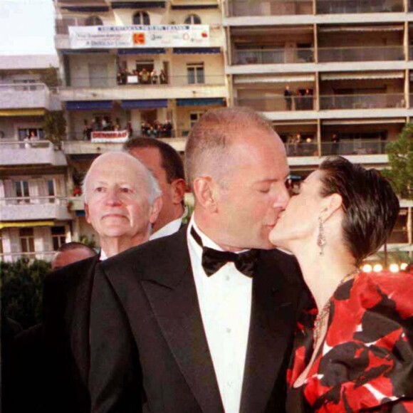 Demi Moore et Bruce Willis, montée des marches de Cannes 1997 pour Le Cinquième Element