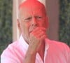 Bruce Willis va prendre son petit-déjeuner avec un ami à Santa Monica