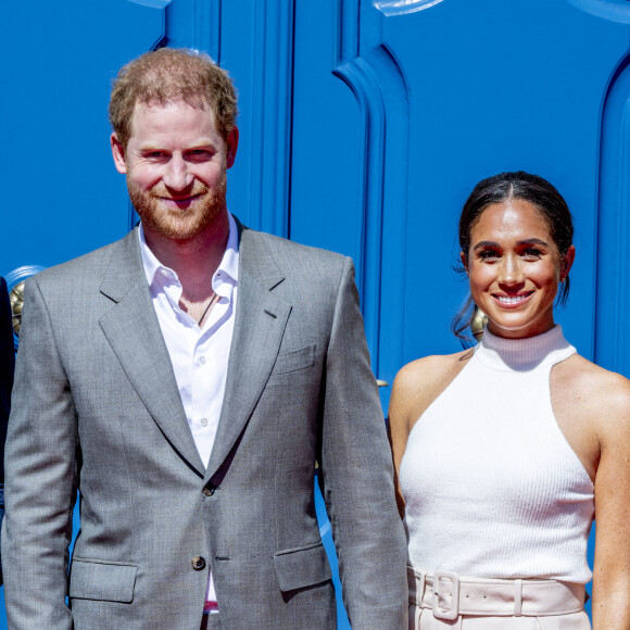 Le prince Harry et Meghan Markle lors d'une cérémonie à l'hôtel de ville de Dusseldorf pour le lancement des Invictus Games