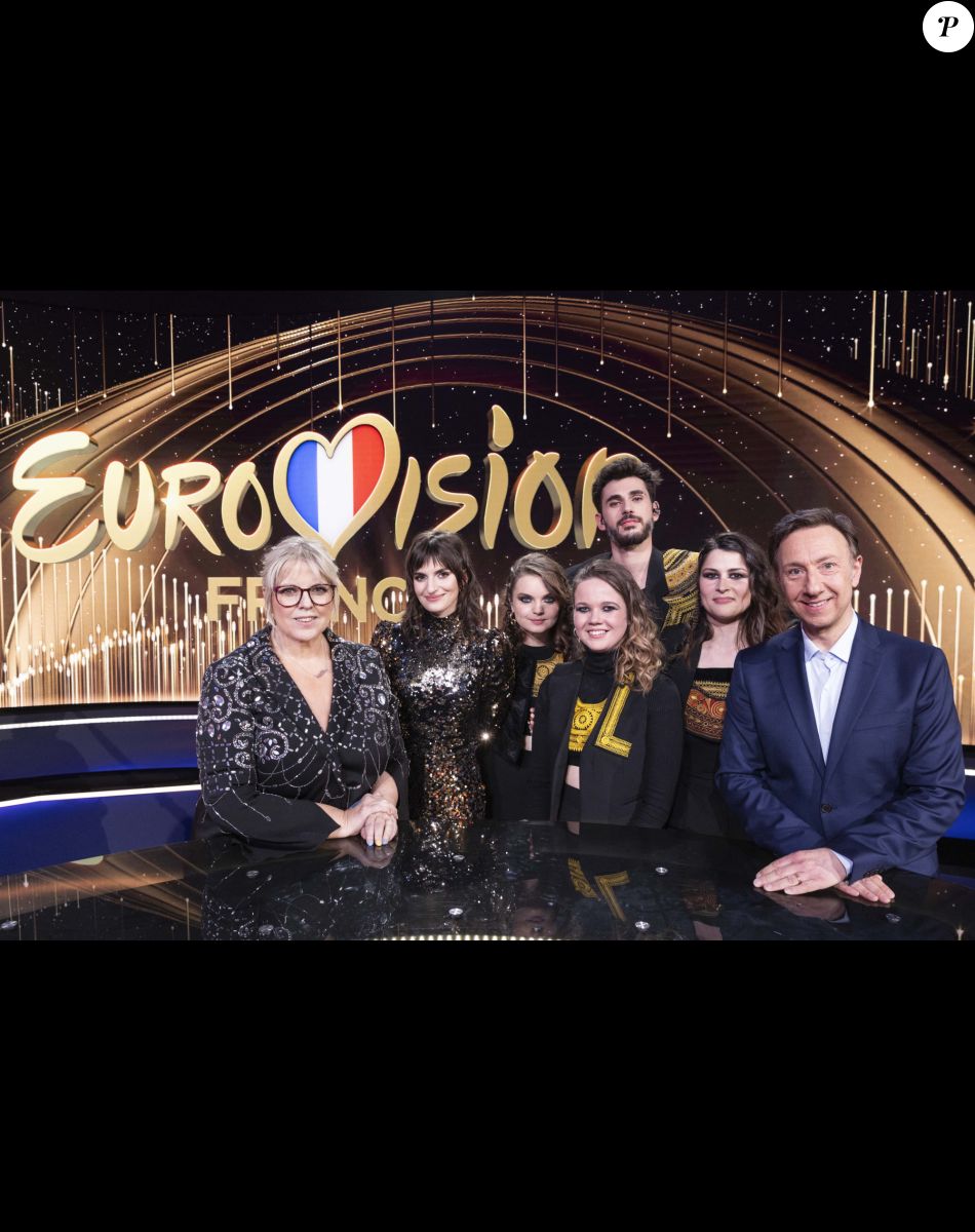 Alvan & Ahez, Stephane Bern et Laurence Boccolini, Pauline Chagne - Le groupe "Alvan & Ahez", représentant de la France à l'Eurovision, lors de l'émission "Eurovision France, c'est vous qui décidez !" diffusée sur France 2 le 5 mars 2022 © Cyril Moreau / Bestimage