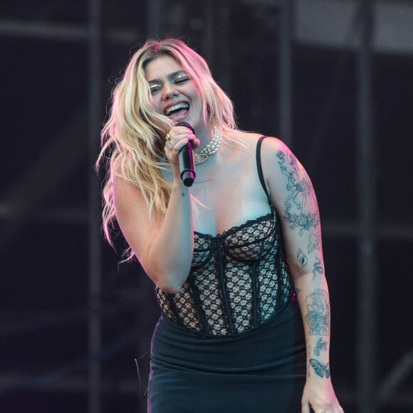 Exclusif - Louane et Dominic Harrison, dit Yungblud partagent la scène et mettent le feu lors de l'édition 2022 du Mainsquare Festival à Arras le 1 juillet 2022. No web pour Belgique et Suisse © Stephane Vansteenkiste / Bestimage
