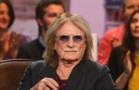 Christophe : L'intérieur de son appartement dévoilé, la décoration improbable de son "antre"