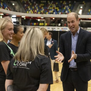 Le prince William, prince de Galles, visite la Copper Box Arena du Queen Elizabeth Olympic Park, pour participer à un événement avec Coach Core, qui fête ses 10 ans, à Londres, Royaume Uni, le 13 octobre 2022. 