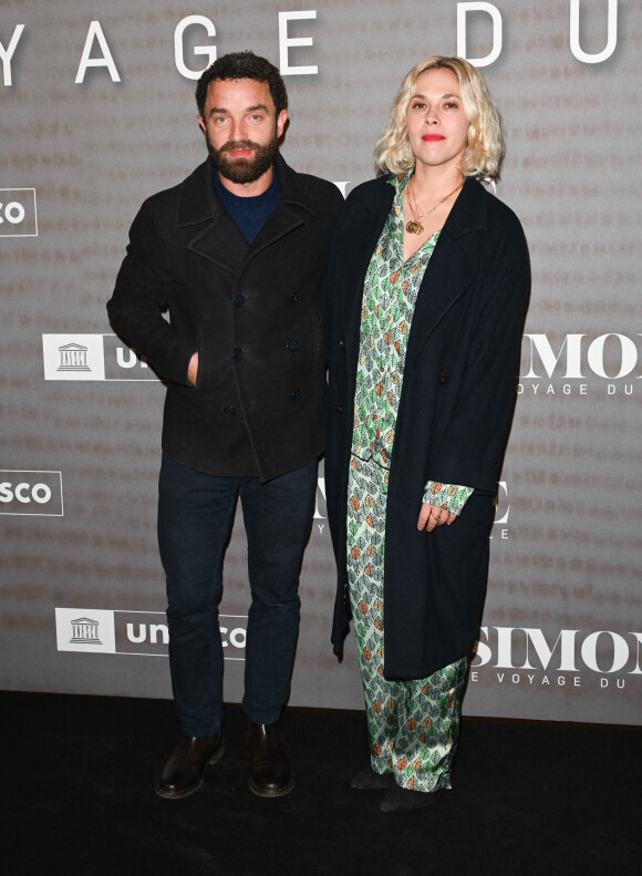 Guillaume Gouix et sa compagne Alysson Paradis - Avant-première du film "Simone, Le Voyage Du Siecle" à l'Unesco à Paris le 28 septembre 2022. © Coadic Guirec/bestimage