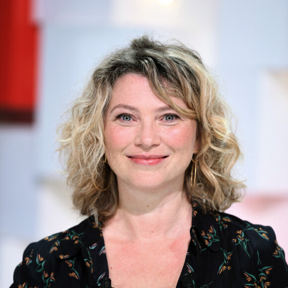 Cécile Bois - Enregistrement de l'émission "Vivement Dimanche prochain" au studio Gabriel à Paris, présentée par M.Drucker le 10 avril 2019. © Guillaume Gaffiot / Bestimage.